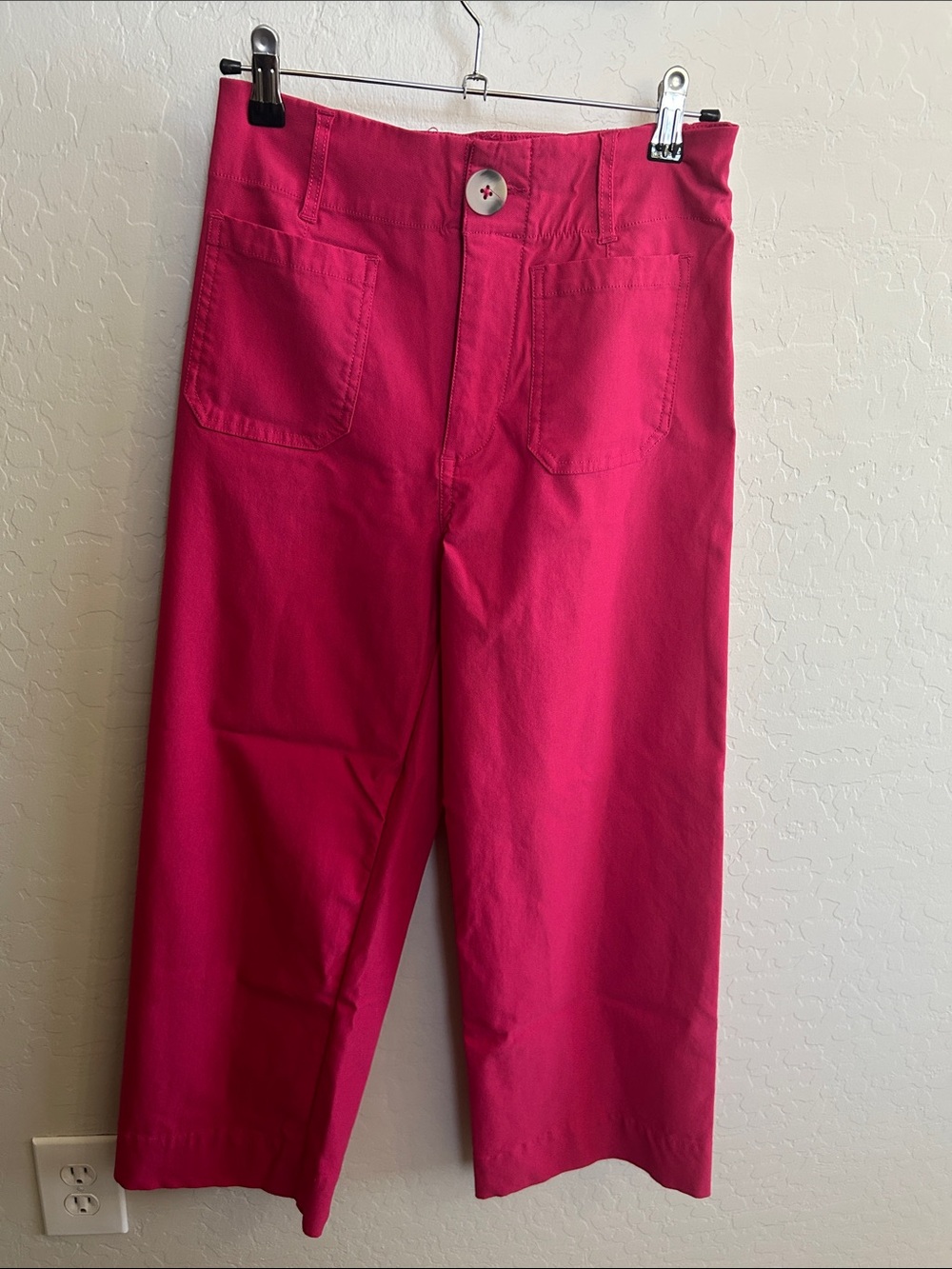 Women's Cropped Wide-Leg Pants in Fuchsia